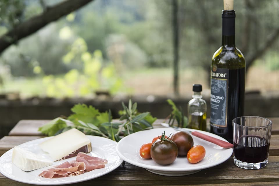 The cuisine of Abruzzo wine region to be paired with Abruzzian wine
